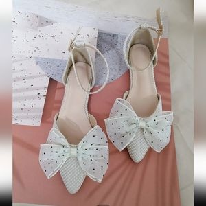 Bow decor point toe ankle strap flats